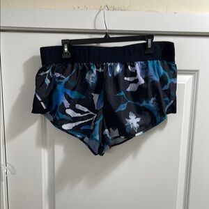 Ivy Park Women's Black and Blue Patterned Shorts sz LG